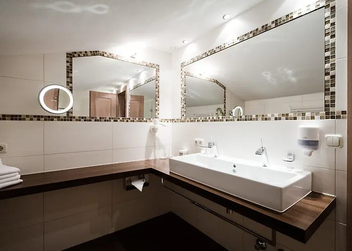 מלון Olympia-relax-hotel Leonhard Stock 4*