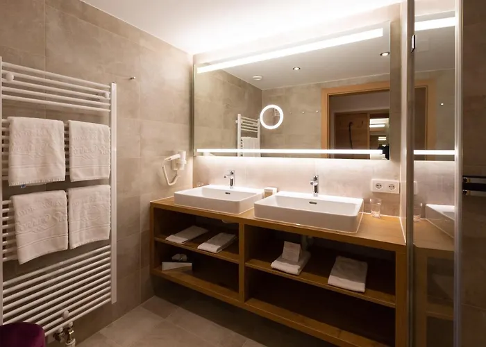 מלון Olympia-relax-hotel Leonhard Stock 4*